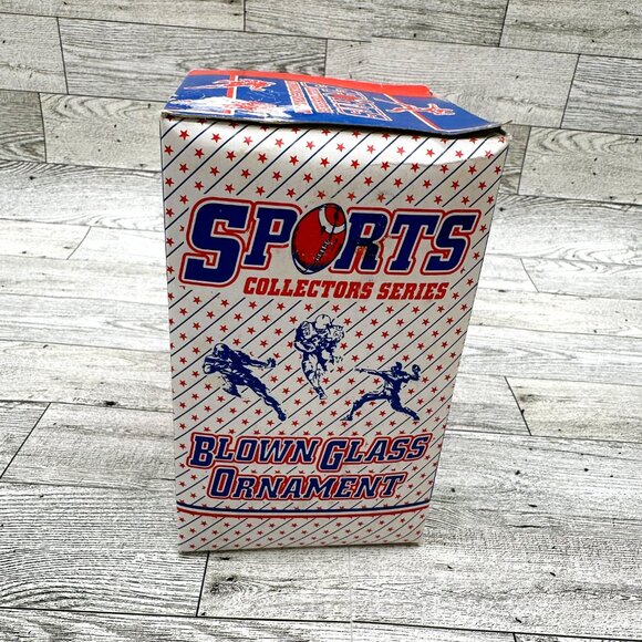 VTG New NFL Sports Collectors Series Oakland Raiders Santa Blown Glass Ornament - Picture 3 of 6